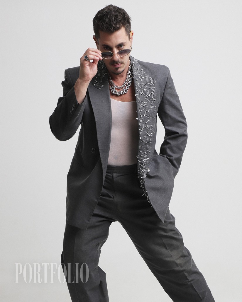 Revista Portfolio Sacha Bali 02” class=